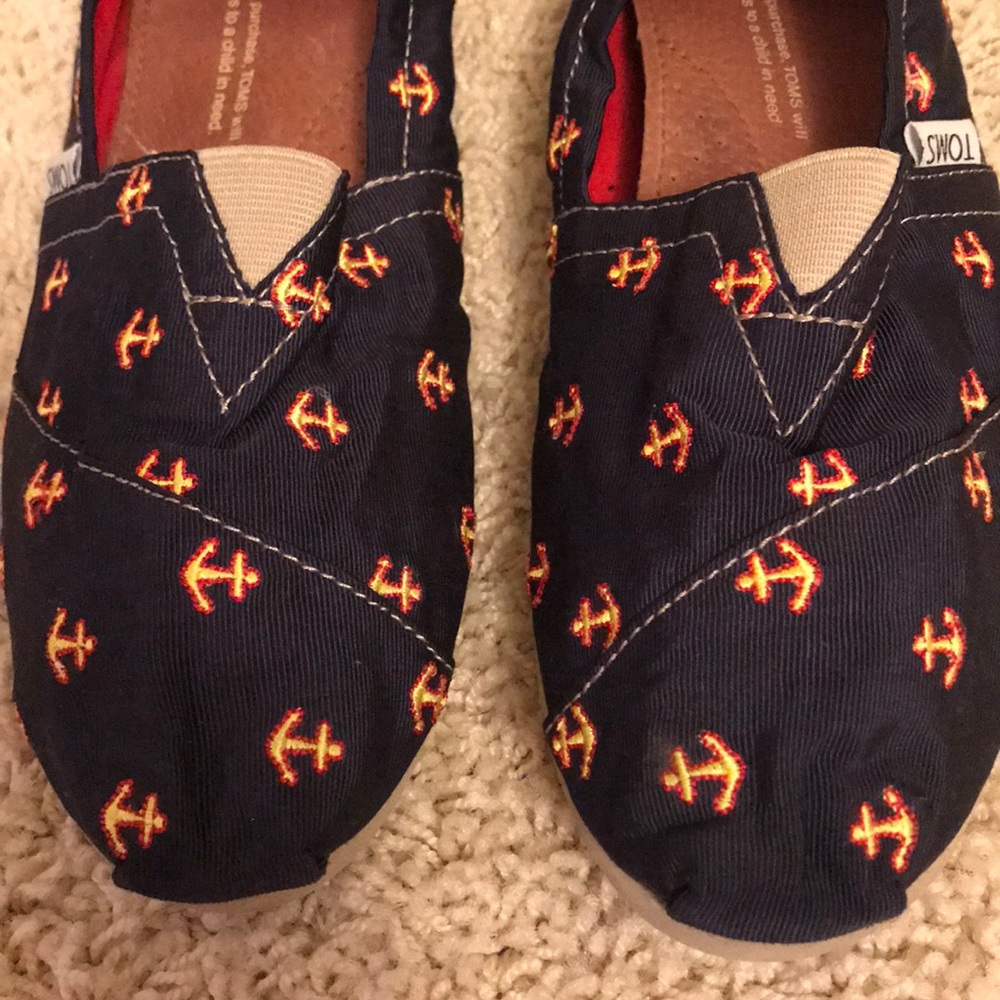 Woman’s Anchor Toms
